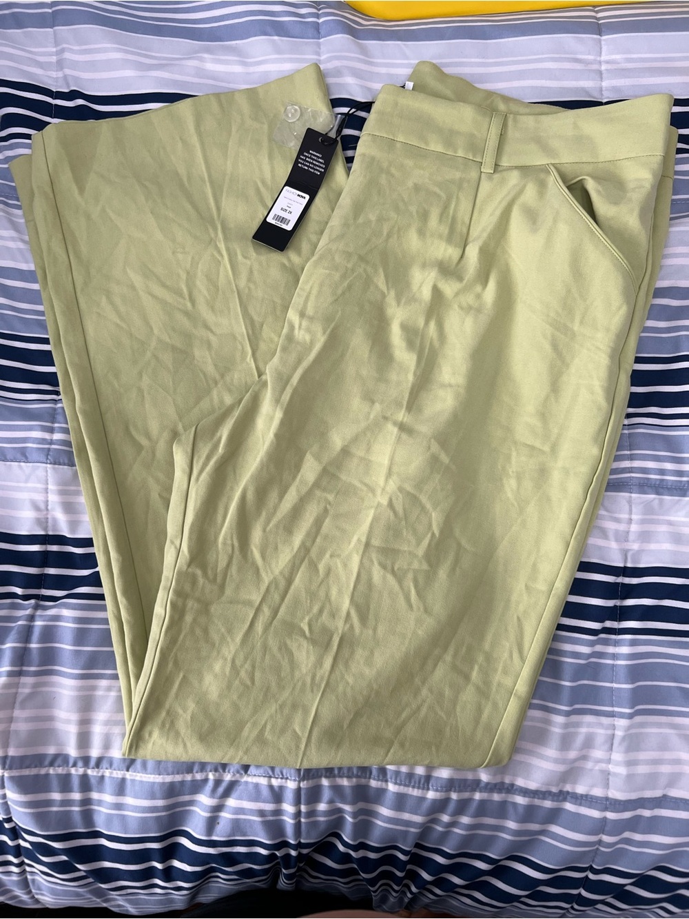 Fashion Nova Light Green Women's Tailored Pants